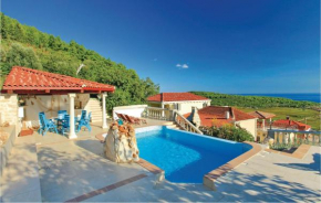 Gorgeous Home In Cara With Outdoor Swimming Pool